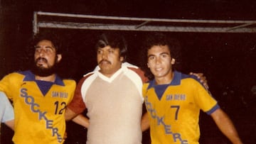 La primera incursión del Hugo Sánchez fuera del futbol mexicano y antes de convertirse en la leyenda fue en Estados Unidos, esto para el San Diego Sockers donde jugó 32 cotejos y anotó 26 goles