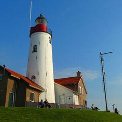 El pueblo de Países Bajos que pasa de las vacunas: confía en el pescado