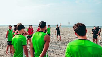 Sarabia se lleva al Elche a la playa