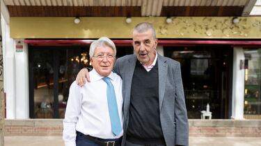 Con Enrique Cerezo, el presidente del Atlético de Madrid, el club de su vida.