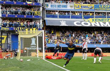 Soccer Football - Copa Libertadores Final - First Leg - Boca Juniors v River Plate - Alberto J. Armando Stadium, Buenos Aires, Argentina - November 11, 2018  Boca Juniors' Ramon Abila celebrates scoring their first goal   REUTERS/Nacho Doce