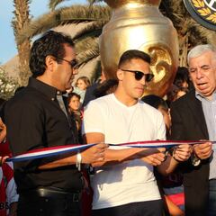 La revolución de Sánchez: así presentaron su estatua