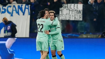 Soccer Football - UEFA Champions League - Atalanta v Athletic Bilbao - New Balance Arena, Bergamo, Italy - January 21, 2026 Athletic Bilbao's Robert Navarro celebrates scoring their third goal with Athletic Bilbao's Nico Serrano REUTERS/Matteo Ciambelli