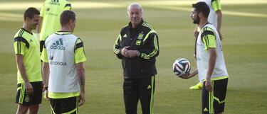 España se prueba a 15 días del debut en el Mundial de Brasil