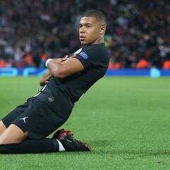 Mbappé, genuflexo y gratis