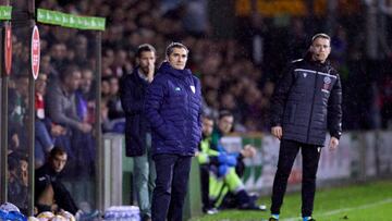 SESTAO, SPAIN - DECEMBER 20: Head coach Ernesto Valverde of Athletic Club looks on during the Copa del Rey second round match between Sestao River and Athletic Club on December 20, 2022 in Sestao, Spain. (Photo by Ion Alcoba/Quality Sport Images/Getty Images)