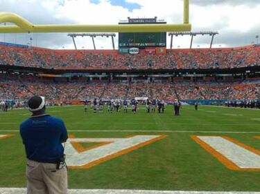 TRIBUNA LIBRE: Un juego de la NFL, visto desde adentro. Desde muy adentro.