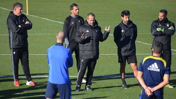 Cervera durante el entrenamiento del Cádiz.