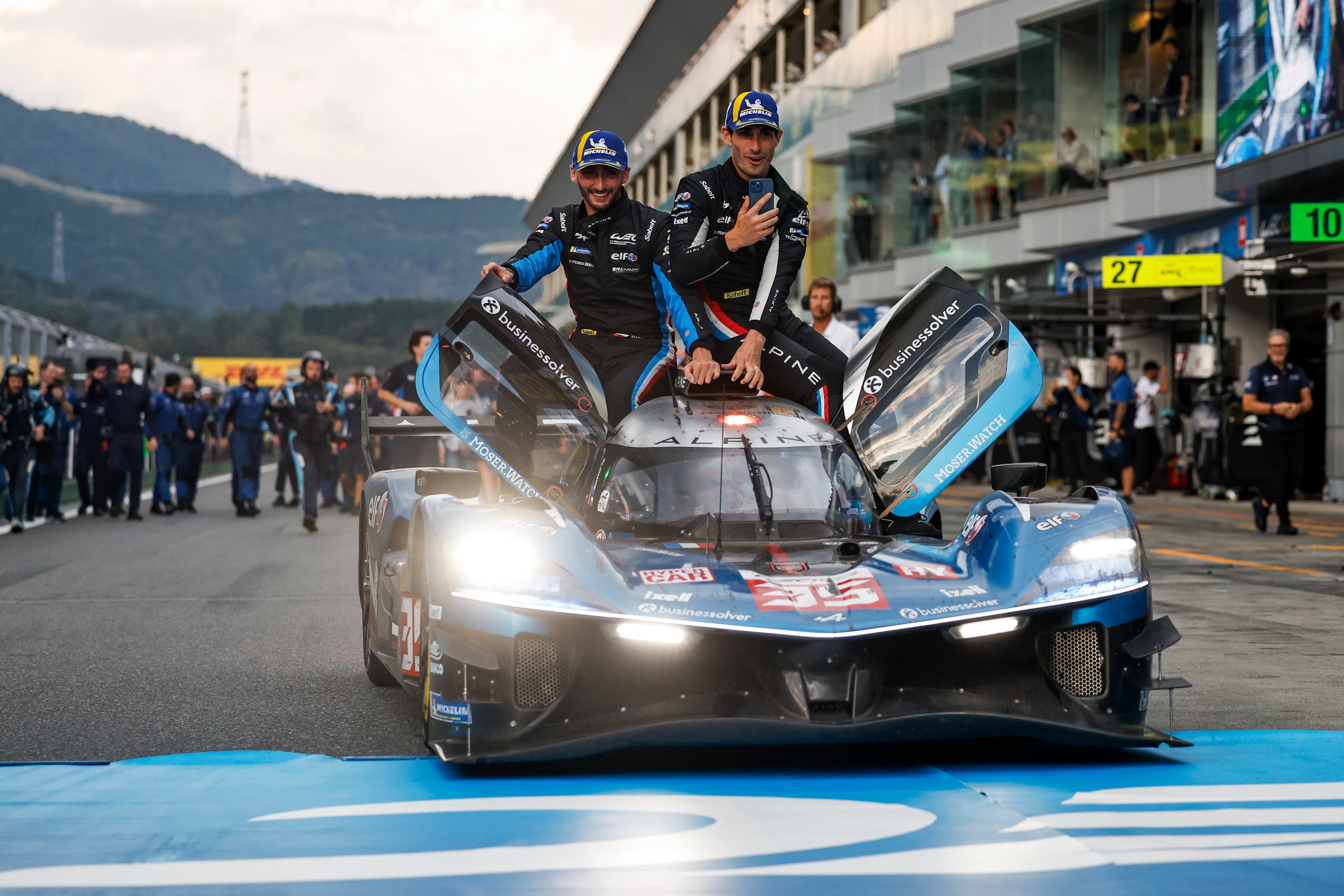 35 CHATIN Paul-Loup (fra), HABSBURG Ferdinand (aut), MILESI Charles (fra), Alpine Endurance Team, Alpine A424 #35, Hypercar, action celebrates their win during the 6 Hours of Fuji 2025, 7th round of the 2025 FIA World Endurance Championship, from September 26 to 28, 2025 on the Fuji Speedway in Oyama, Shizuoka, Japan - Photo Julien Delfosse / DPPI