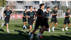 Gareth Bale back working with the ball in training