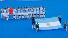 Why are fans booing Argentina athletes at the 2024 Olympics in Paris?