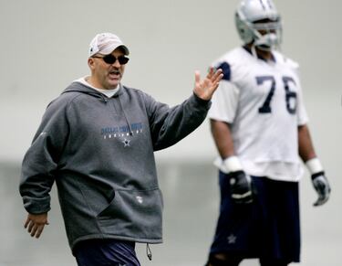 Tom¨® el papel de entrenador de tight ends, coordinador de la l¨ªnea ofensiva y asistente de Bill Parcells en sus m¨¢s de cinco a?os en Dallas.