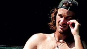 <b>IMPRESIONANTE.</b> Carlos Moyá exhibe su espectacular físico tras su primer entrenamiento.