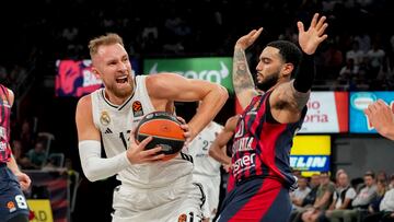 Dzanan Musa entra a canasta defendido por Markus Howard, del Baskonia.