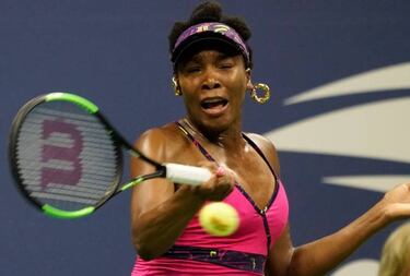 Serena Williams blitzes sister Venus at US Open
