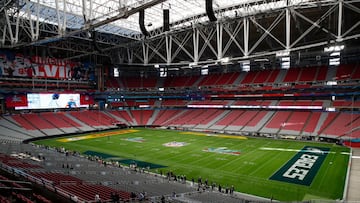 Baño de sol para el césped de la gran final de la NFL