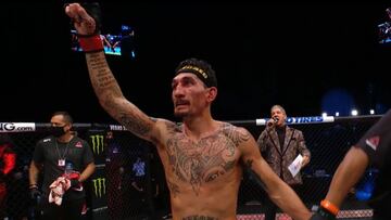 Max Holloway en el UFC Fight Island 7.