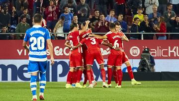 El Girona crece en casa y hunde m¨¢s al Deportivo