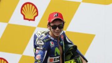 Rossi, en el podio de Sepang.