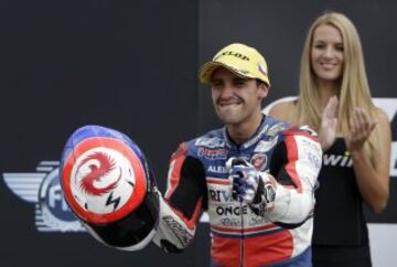 El francés Alexis Masbou en el podio celebrando su victoria  en la carrera de Moto3 del Gran Premio de la República Checa 
