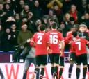 La tierna celebración de Alexis en el segundo gol del United