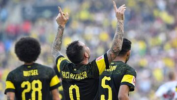 Paco Alcácer celebra un gol con el Borussia Dortmund.