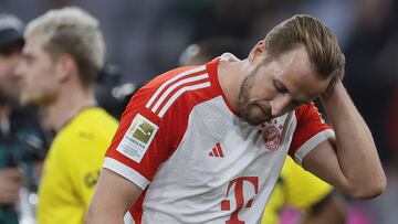 Munich (Germany), 30/03/2024.- Munich's Harry Kane reacts after the German Bundesliga soccer match between FC Bayern Munich and Borussia Dortmund in Munich, Germany, 30 March 2024. (Alemania, Rusia) EFE/EPA/RONALD WITTEK CONDITIONS - ATTENTION: The DFL regulations prohibit any use of photographs as image sequences and/or quasi-video.
