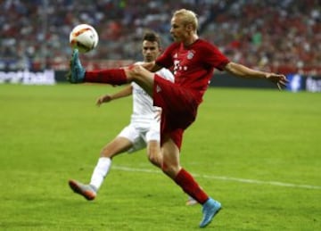 Sebastian Rode y Borja Mayoral.