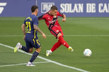 0-1. Jorge de Frutos adelanta al conjunto franjirrojo en el mano a mano con Juan Musso.