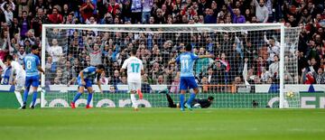 Casemiro heads in Toni Kroos's corner to put Real back in front.