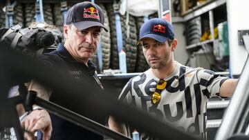 Carlos Sainz y Sebastien Loeb durante el Dakar de 2014.