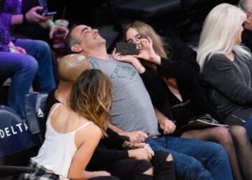 Christa B. Allen durante el partido que enfrentó a Los Angeles Lakers contra los San Antonio Spurs.