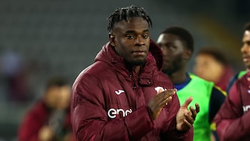 STADIO GRANDE TORINO, TORINO, ITALY - 2025/12/13: Duvan Zapata of Torino Fc celebrates at the end of the Serie A football match between Torino Fc and US Cremonese. Torino Fc wins 1-0 over US Cremonese. (Photo by Marco Canoniero/LightRocket via Getty Images)