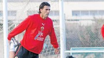 <b>ESPERA. </b>Los nuevos todavía no saben si podrán debutar frente al Cádiz.