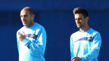 <b>COMPAÑEROS. </b>Javi Márquez se ejercitó ayer nuevamente al margen, en la compañía de Walter Pandiani, que también estaba 'tocado'.