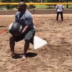 Las burradas de James Harrison con unos balones medicinales
