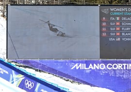 Las duras imágenes de la caída de Lindsey Vonn: el público helado mientras la trasladaban en helicóptero