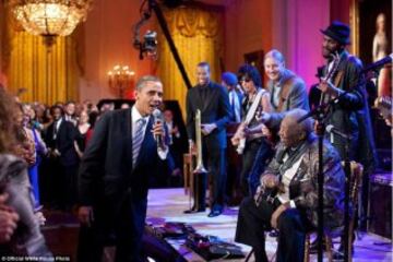 ? Official White House Photo by Pete Souza
https://www.flickr.com/photos/whitehouse/