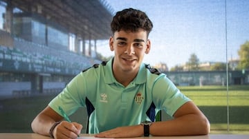 Andrés Caro con el Betis