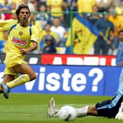 ‘Piojo’ López: El goleador que dejó huella en Valencia y se consagró en el América