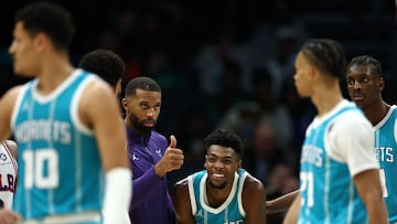 Escándalo en Charlotte: ¡le dan la Play 5 a un niño y se la quitan!