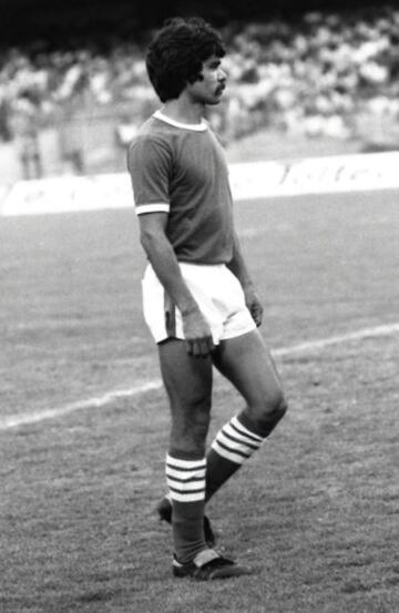 Una leyenda del fútbol mexicano, donde militó en Cruz Azul. Representó a la Selección Mexicana en la Copa del Mundo de Argentina 1978.