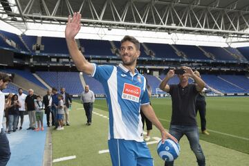 Didac vuelve al Espanyol tras haberse ido al Milan en 2011. Tras varias cesiones se fue al AEK y este año vuelve a la que fue su casa.