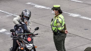 Restricci&oacute;n de movilidad, multas y puestos de control en estos puentes festivos en Colombia 