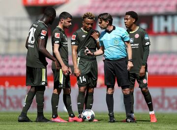 El colombiano Jhon Córdoba fue titular en el encuentro entre Colonia y Mainz en el regreso de la Bundesliga. El partido se disputó en el Estadio Rhein Energie