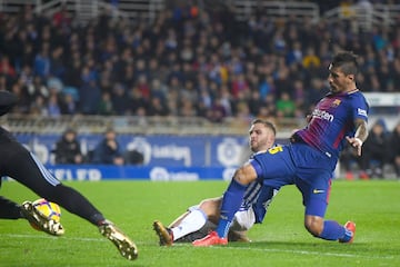 1-2. Paulinho marcó el primer gol.