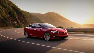 Tesla patenta un sistema que pone los intermitentes inteligentes