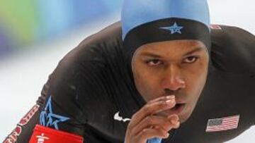 Shani Davis es el primer patinador de la historia que revalida el título olímpico en los 1.000 metros.