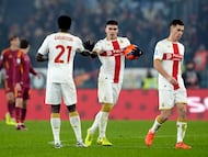 Soccer Football - Serie A - AS Roma v Genoa - Stadio Olimpico, Rome, Italy - December 29, 2025 Genoa's Jeff Ekhator celebrates scoring their first goal with Johan Vasquez REUTERS/Matteo Ciambelli