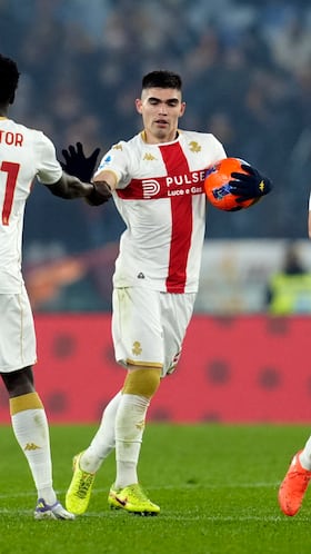 Soccer Football - Serie A - AS Roma v Genoa - Stadio Olimpico, Rome, Italy - December 29, 2025 Genoa's Jeff Ekhator celebrates scoring their first goal with Johan Vasquez REUTERS/Matteo Ciambelli